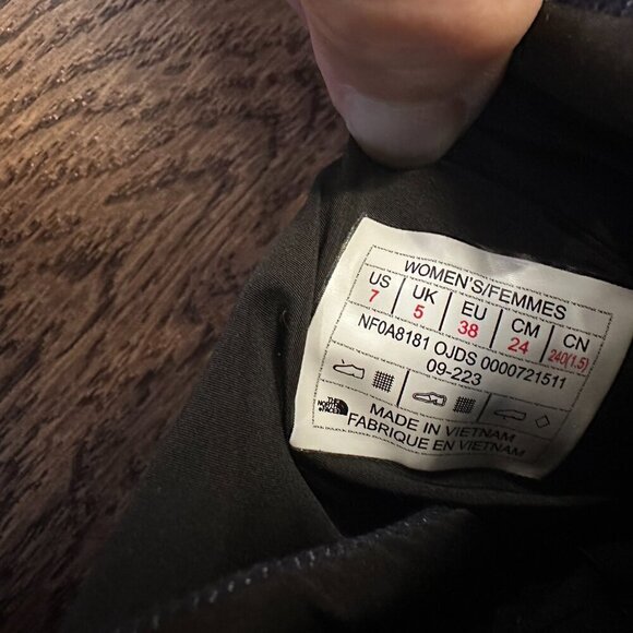 NWT! NEW! The North Face Women Thermalball NSE Chukka Boots -Black Only Size 7 - Picture 8 of 8